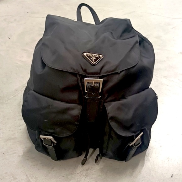 Prada - Picture 1 of 7
